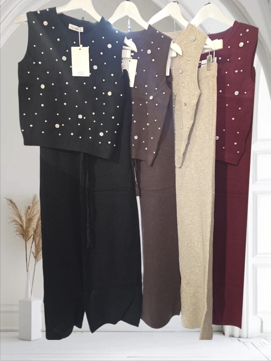 Women's Sleeveless Lounge Wear With Pearls And Crystals