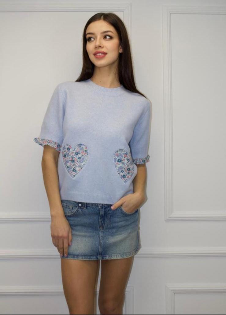 Women's Heart Style Jumper With Ruffle Sleeve.