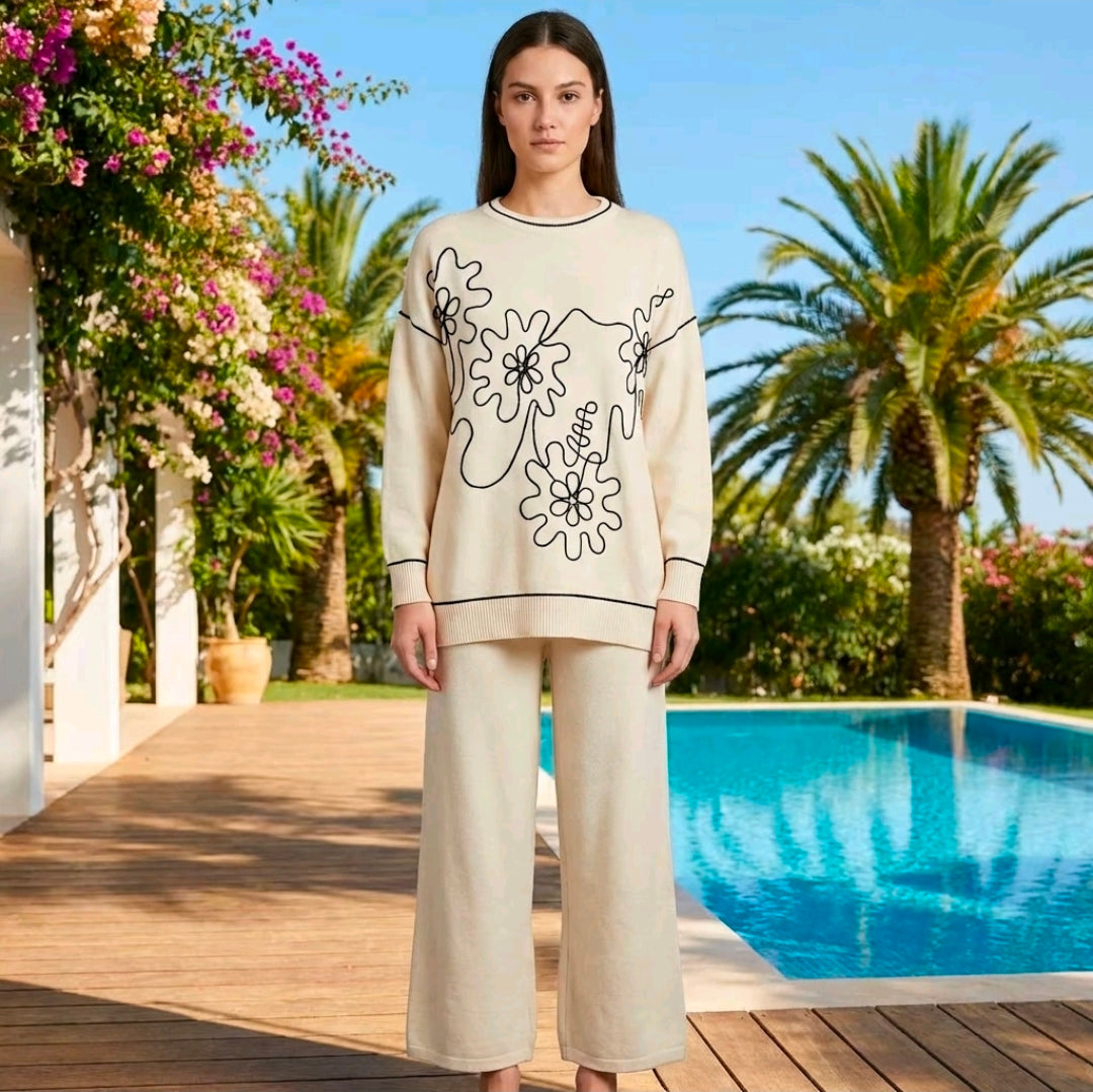 Womens Cream And Black Lounge Wear With White 3D Design.