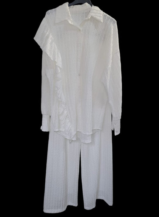 Women's Broderie anglaise Lounge Wear.