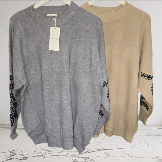 Women's Soft Jumper With Pattern Sleeve