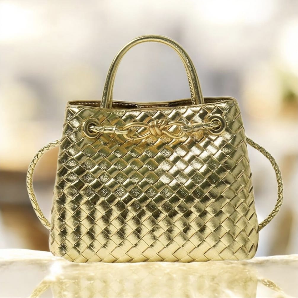 Women's Handmade Woven B Bag