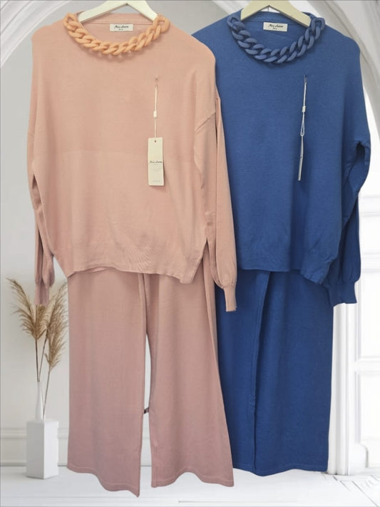 Women's Lounge Wear With Chain Attached