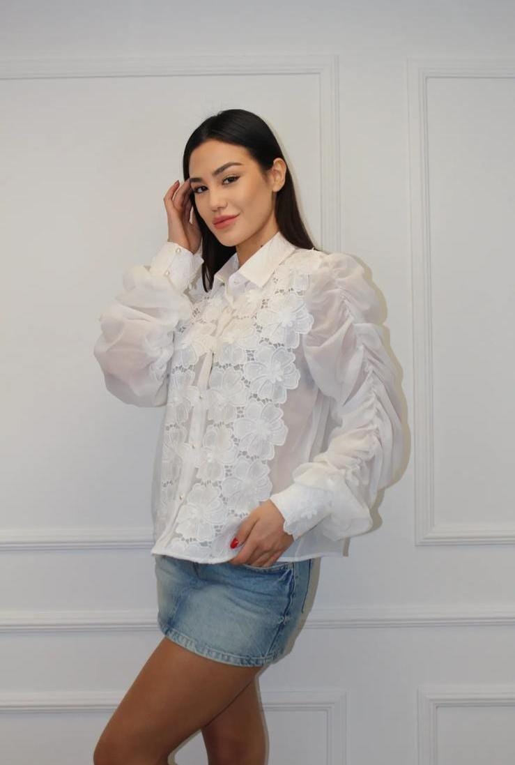 Women's Flower Lace Shirt With Ruffle Sleeve.