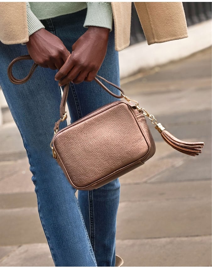 Women's Crossover Bag With Tassel.