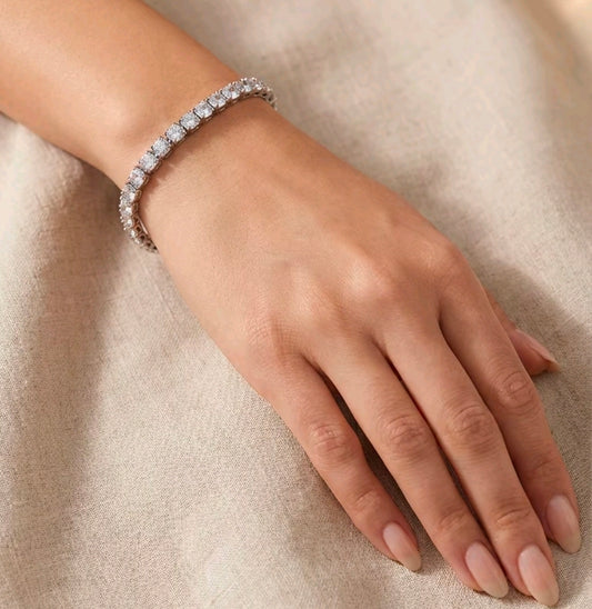 Women's Diamond Bracelet Round Stone.