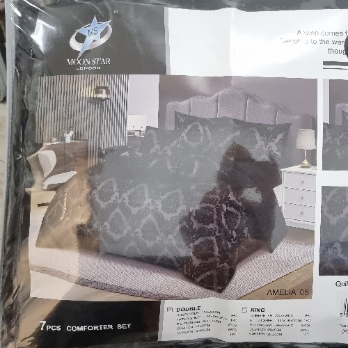 Moon Star Black 7pc Bed Set