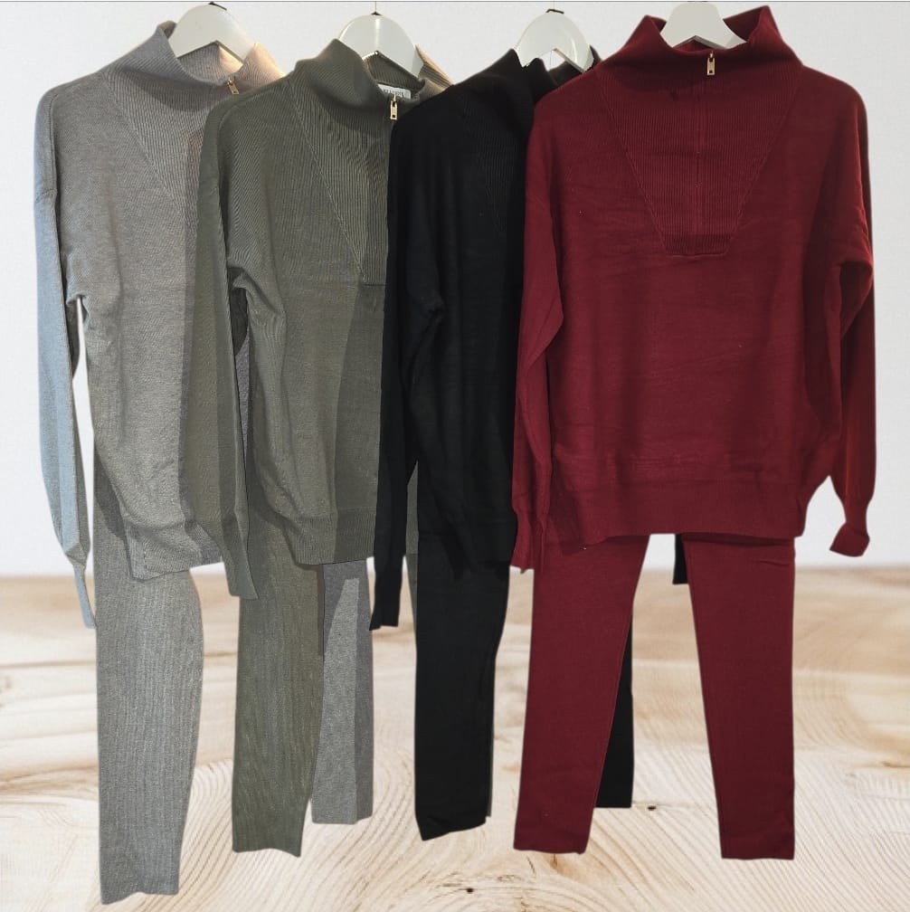 Women's Lounge Set With Skinny Leg Bottoms And Zip Top.